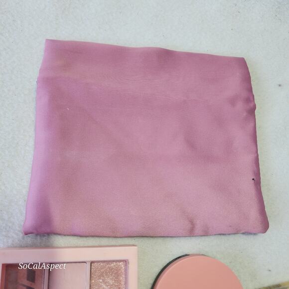 Pink Gucci Beauty Pouch holika pinkology sephora goodie bundle - Picture 7 of 10